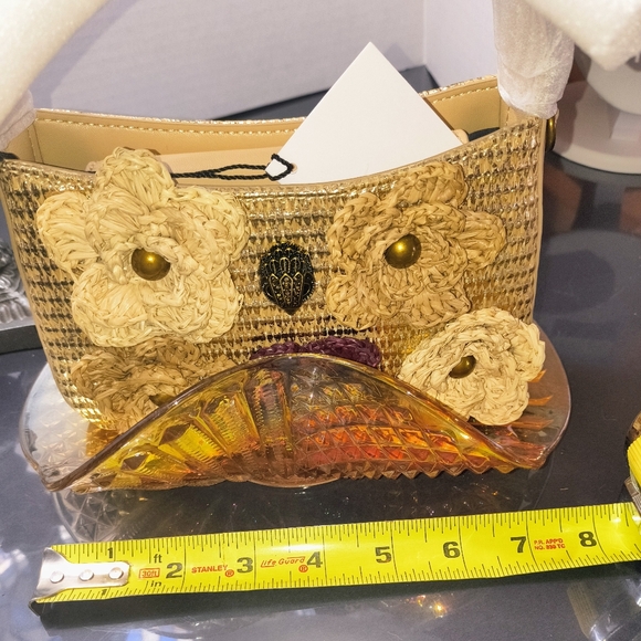 Kurt Geiger London Mini Flower Bond Shoulder Bag - Picture 3 of 11